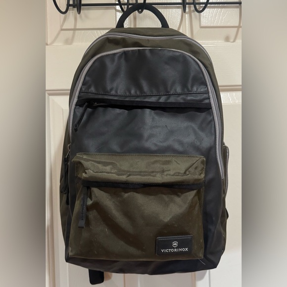 Victorinox Backpack - Picture 1 of 7